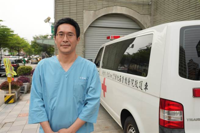 彰化基督教医院急诊暨重症医学部主任医师林晏任说，昏迷伤者甦醒令医护振奋。（院方提供／孙英哲彰化传真）