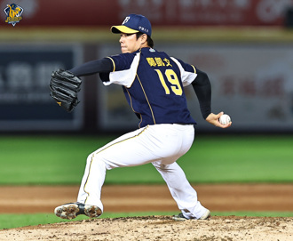 中职》兄弟确定签回郑凯文 他队60人名单外也会锁定