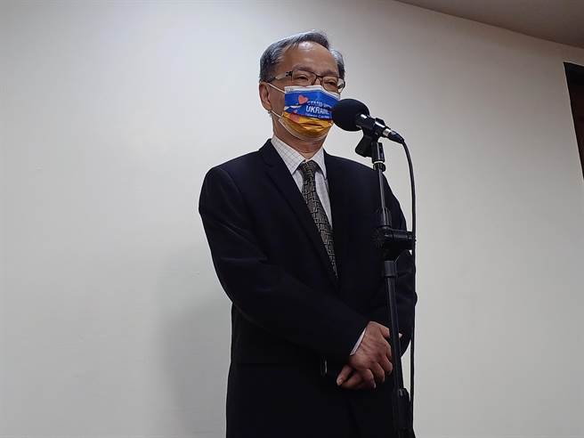 衛福部長薛瑞元今天赴立院社福衛環委員會前受訪表示，目前還沒收到世界衛生大會（WHA）邀請函，會繼續努力，自己將親自帶團過去。（王家瑜攝）