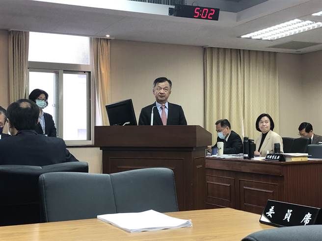 陆委会主委邱太三26日表示，进一步推动「小三通」全面常态化、开放大陆观光客来台及至金马澎旅行，均需要两岸双方共同努力、减少阻碍、创造条件。（朱绍圣摄）