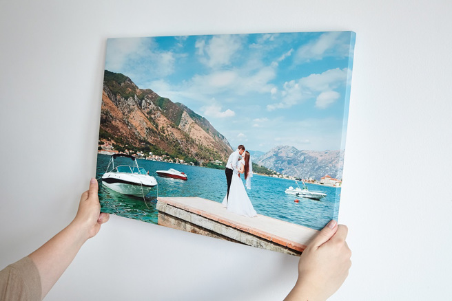 泰国一名男童认不出父母婚纱照上的妈妈，误以为爸爸外遇而崩溃大哭。(示意图/达志影像)