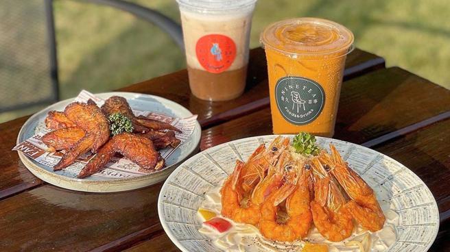 大里货柜屋餐厅，快来享受美食搭配户外露营感！