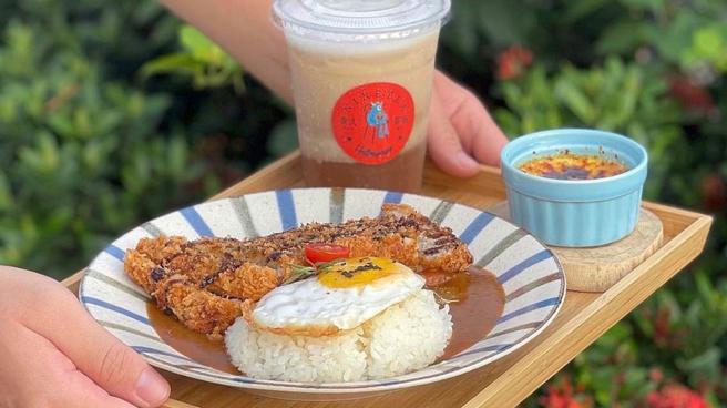 大里货柜屋餐厅，快来享受美食搭配户外露营感！