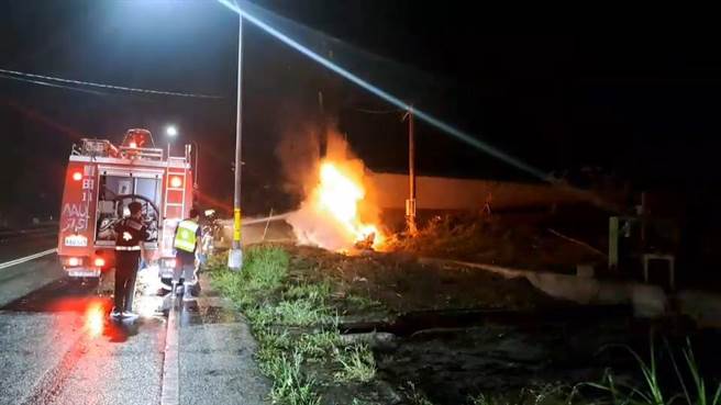 台东县卑南乡台9线371公里26日凌晨发生交通事故。（读者提供／蔡旻妤台东传真）