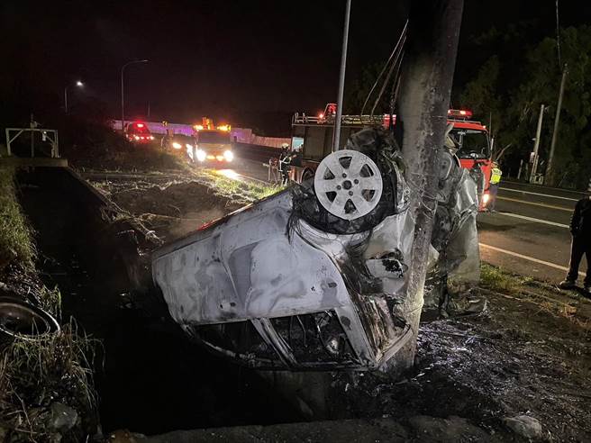 台东县卑南乡台9线371公里26日凌晨发生交通事故。（台东分局提供／蔡旻妤台东传真）