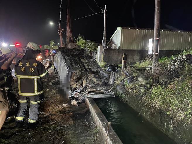 台东县卑南乡台9线371公里26日凌晨发生交通事故。（台东分局提供／蔡旻妤台东传真）