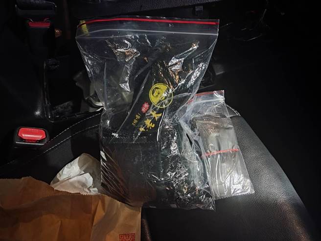 警方路检查获仿「廖老大」招牌毒咖啡包。（警方提供）