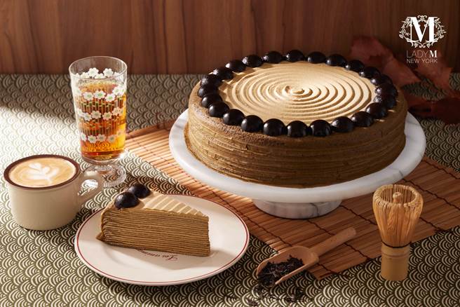 LADY M台中店试营运期间尚不开放内用、仅供外带，另推蛋糕加保冷袋的优惠组合。（LADY M提供）