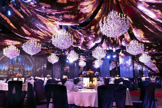 （君品酒店抢攻小型婚宴商机，满10桌席加赠「幸福礼包」。图／台北君品酒店）