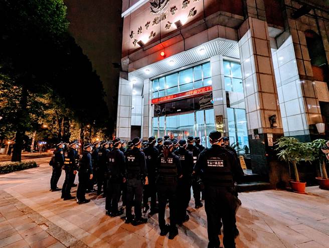 北市警方正展开为期11天的靖城专案扫荡。（胡欣男摄）