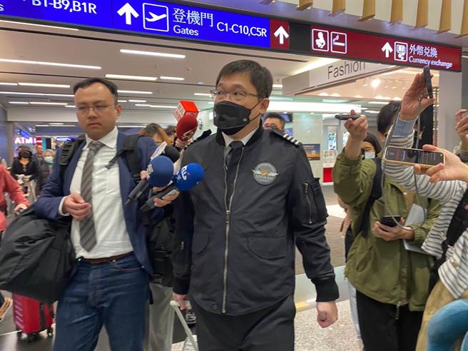 星宇航空董事长张国炜（中）。（陈佑诚摄）