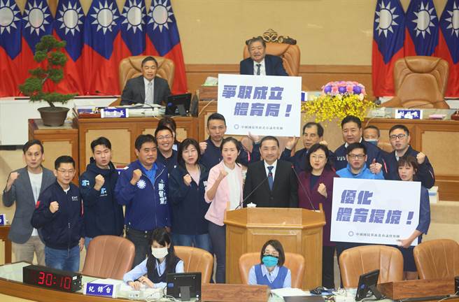 新北市长侯友宜允诺成立体育局。（张铠乙摄）