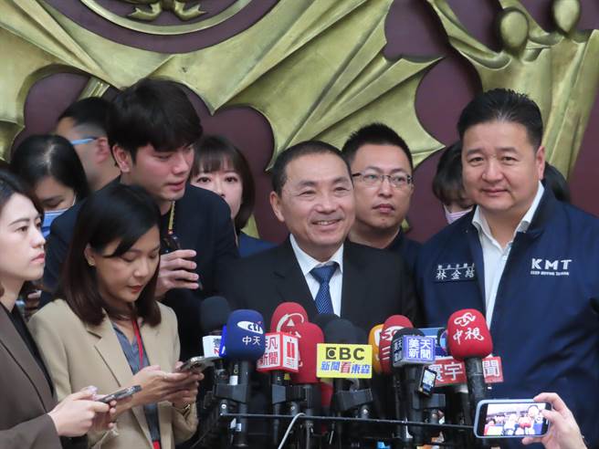 民进党总统参选人赖清德阵营规画将在6月底前，完成全台「信赖之友会」成立，新北市分会将是压轴，外界解读有直捣新北市长侯友宜「本命区」的意味。侯友宜今出席议会总质询前被问到此事回应，任何人的规画都给予尊重。（叶德正摄）