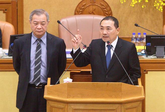 新北市长侯友宜疾呼中央要拿出管制源头犯罪工具的方法。（张铠乙摄）