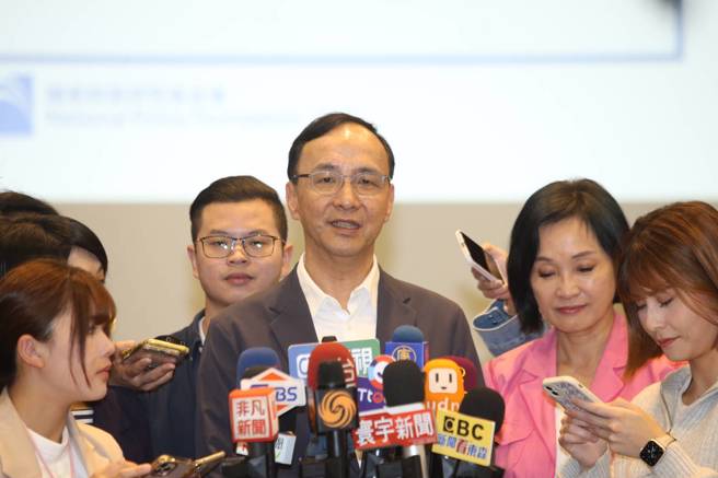 國政基金會27日舉行《青年高失業、高齡低勞參，勞工政策在哪？》記者會，國民黨主席朱立倫出席。（ 王英豪攝）