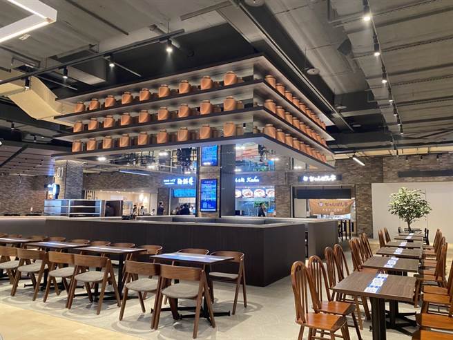 北馆五楼的日系美食一条街，匯集16家日系餐饮。（冯惠宜摄）