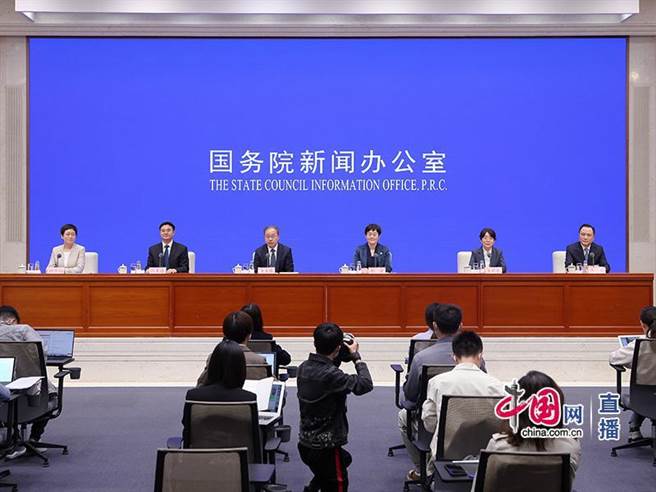 大陆稳就业对不裁员少裁员企业发放一定比例失业保险稳岗返还。（中国网）