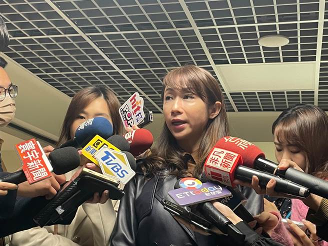 台北市长蒋万安宣示大巨蛋力拚年底完工试营运，不过台北市议员许淑华26日表示，「大巨蛋权利金分润过低，千万不能柯规蒋随」。图为民进党台北市议员许淑华。（本报资料照片）