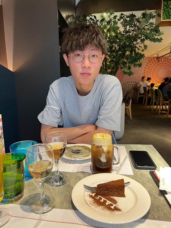 庄姓员警被网友敲碗，网友纷喊「好帅的警察」。（高市苓雅分局提供／杨舒婷高雄传真）