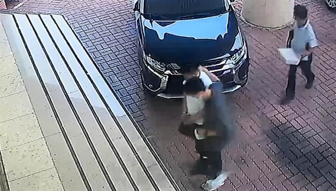 台南市今年最大宗单人诈骗案，警逮张姓车手。（读者提供／程炳璋台南传真）