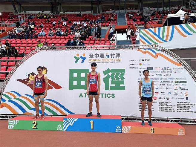 ▲南荣国中简皓恩勇夺国中男子组800公尺金牌。（基隆市政府提供／徐佑升基隆传真）