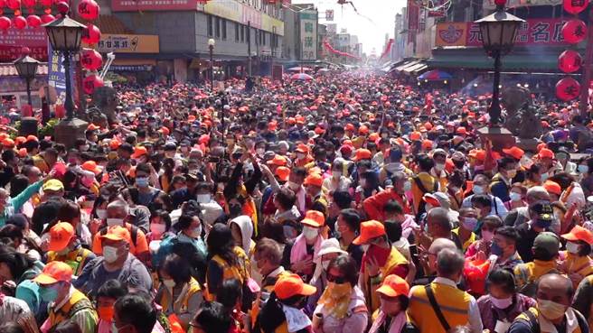 疫后云林县今年前3个月观光人次逾875万，超越去年全年度，图为白沙屯妈祖到北港朝天宫进香盛况。（本报资料照片）
