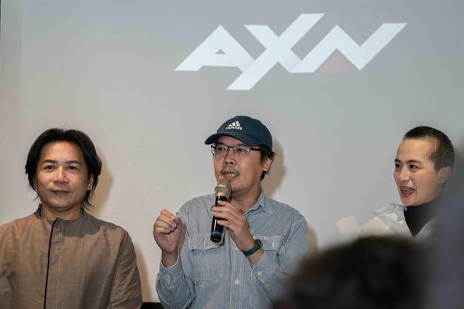 左起许杰辉、导演王传宗、黄采仪出席《找死俱乐部》媒体茶叙。（AXN提供）