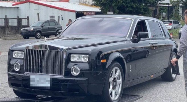 台东市区今天出现豪华车队引发关注。（读者提供／蔡旻妤台东传真）