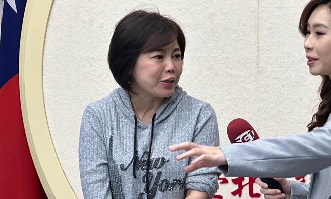 针对李彦秀称「党员声音要尊重」，但初选制度却未坚持要党员投票，游淑慧则暗酸「听不懂资歷深的老前辈讲话绕来绕去、绕了500圈，现在都定案再来五四三，实在没意义。」（丁上程摄）