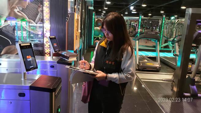 桃园市针对不配合的厂商实施行政调查，至今已稽查34件。(翻摄摄片／蔡依珍桃园传真)