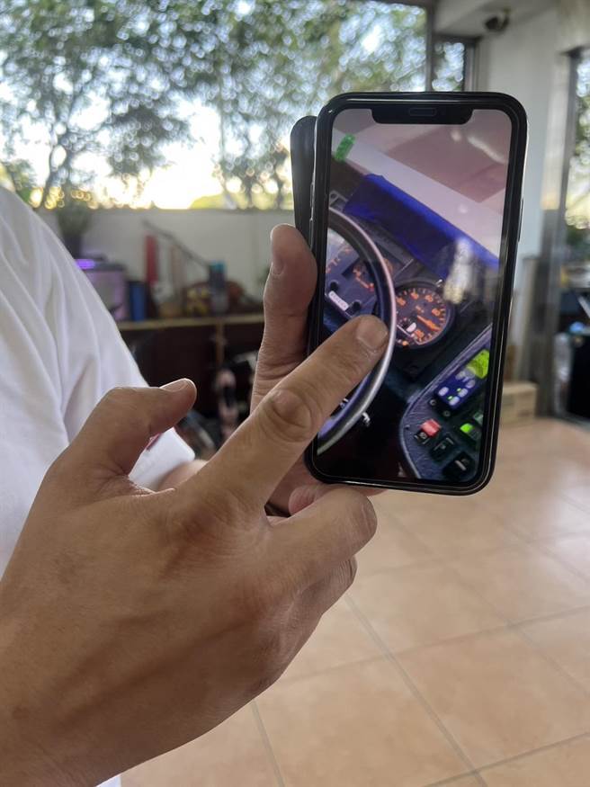 台中525公车疑失速疾驶，车上学子拍下司机超速影片，向市议员吴呈贤投诉。（民眾提供／冯惠宜台中传真）