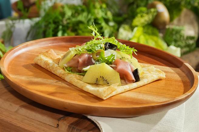 Zespri迎夏活力早安套餐中的「阳光唤活法式薄饼」咸香美味，为一天的开头注入活力。（Zespri提供）