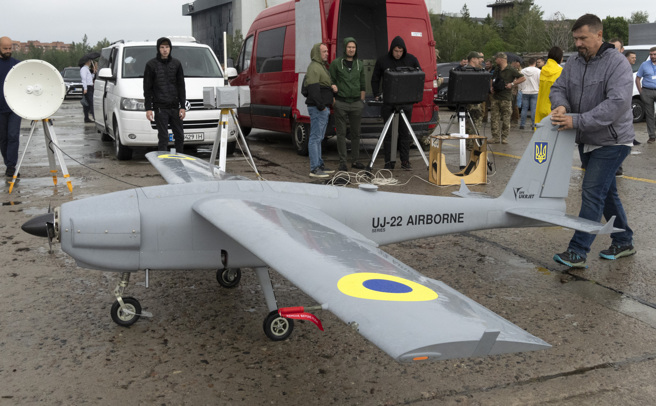乌克兰制UJ-22无人机去年8月在基辅展示，供民眾参观。（资料照／美联社）