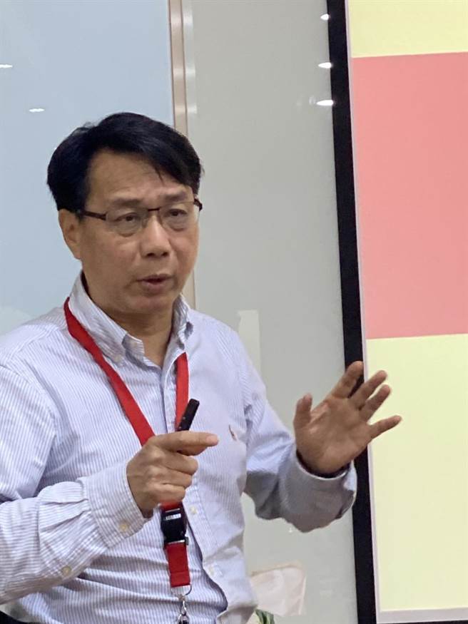台湾东洋制剂研发中心资深副总经理胡宇方表示，内湖厂从小批量进入到六堵厂的放大批量，Lipo-AB在美上市就是台湾学名药实力的肯定。(洪凯音摄)