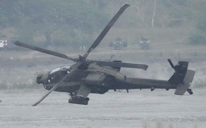 美国陆军「阿帕契」（Apache）直升机的资料照。(美联社)