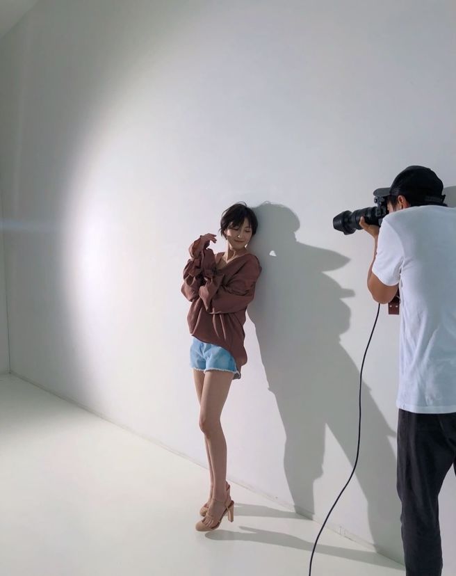 一般来说即使下定决心不流泪，终究还是挡不住吧。然而我却忍住了，我想这应该就是女演员的天性，换句话说就是所谓的职业病。（图/ instagram@hirosue_staff 尖端出版提供）