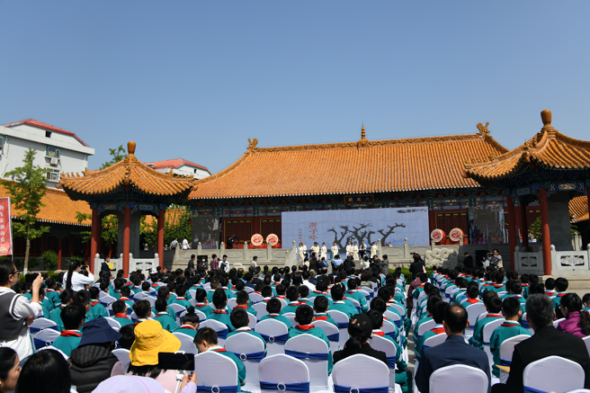 海峡两岸孔子文化春会由由弦歌雅乐节目《游子吟》拉开序幕。（图旺北金津提供）