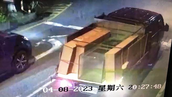 ▲玛陵派出所通报监视器拍到疑似弃置车辆，后果然查获逮人。（基隆市环保局提供／徐佑升基隆传真）