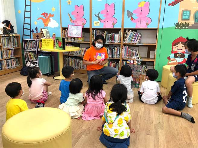 市府今年争取客委会补助，将举办16场客语说故事活动，图为新竹市客语说故事活动资料照。（新竹市政府提供／王惠慧新竹传真）