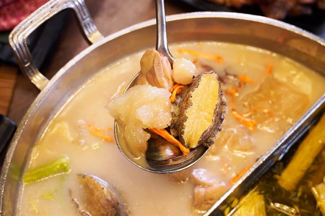 问鼎「花胶干贝老火汤」原价588元，限时只要188元即可升级。（马辣集团提供）