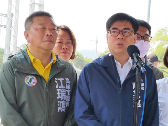 高雄市长陈其迈表示，国道10号燕巢交流道增设匝道是连结台22跟186甲重要的道路，工程未来会串联从燕巢到大社观音山、义大世界以及大树，对乡亲来讲，可说是提供一个非常便捷的道路。（林雅惠摄）