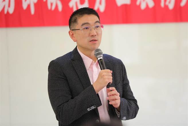 ▲谢国梁宣导建照单一审查窗口新政策，让厂商作业更便利。（基隆市政府提供／徐佑升基隆传真）