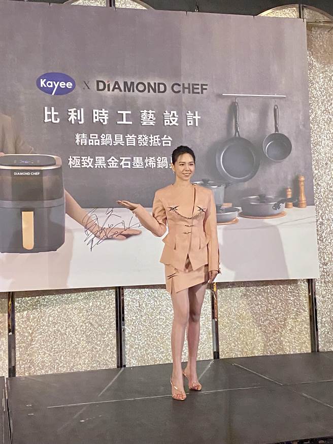 夏于乔于28日出席代言活动，被问到好友安以轩近况，表示希望大家给她空间。（翁紫曦摄）