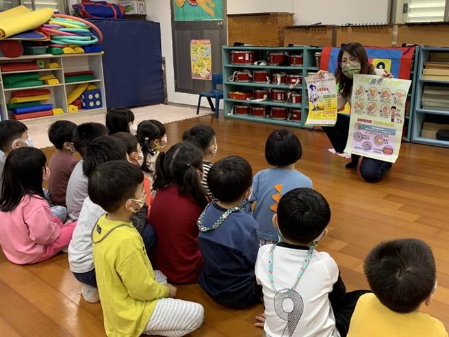肠病毒5月进入流行期，花莲卫生局提醒家长注意孩童身体状况，学校也请教师教导洗手清洁习惯。（花莲县卫生局提供／王志伟花莲传真）