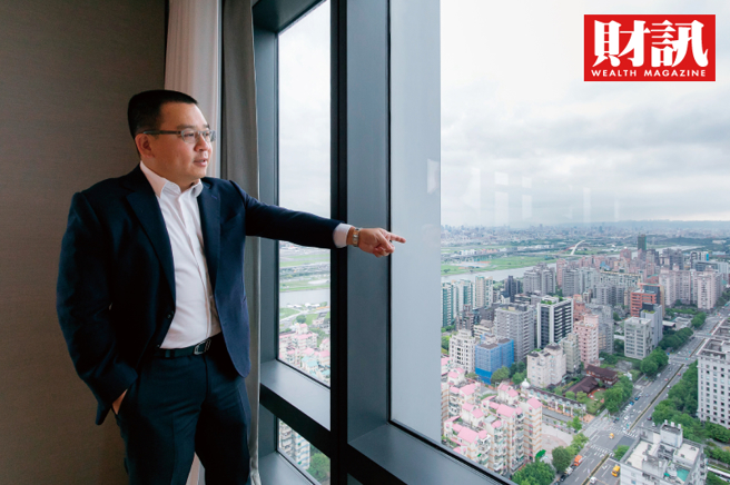 根据《财讯》报导，疫情期间，饭店业是海啸第一排，对饭店大亨父子刘文治、刘恒昌无疑是一大考验，忍痛关闭经营32年的西华饭店，规画未定，先专心拚大直万豪步上正轨。(图/财讯提供)