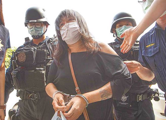 高雄城中城纵火害46死43伤 ，主嫌黄格格延押2个月。(中时资料库)