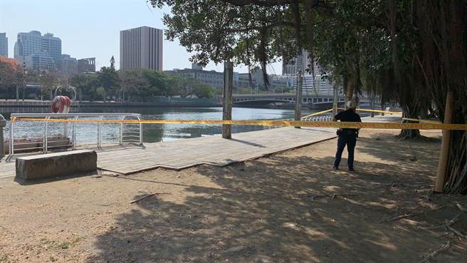 7岁刘姓女子疑似久病厌世轻生，遗体29日上午盐埕区河西路音乐馆前被民眾发现。（高市盐埕分局提供／袁庭尧高雄传真）