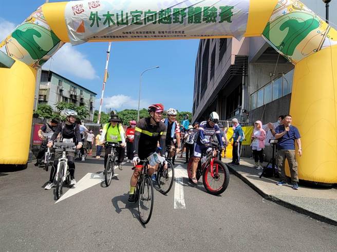 ▲单车组先行出发。（基隆市政府提供／徐佑升基隆传真）