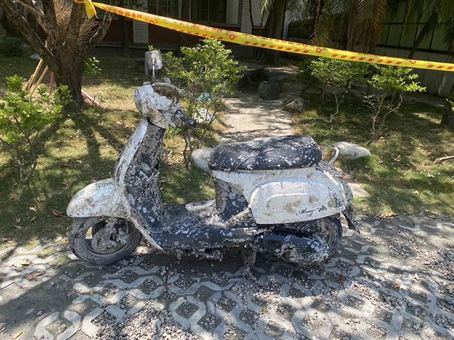 警方动用海巡署的声纳系统，在曾文溪出海口寻获88枪击案作用机车，是全案关键证据之一。（读者提供／程炳璋台南传真）