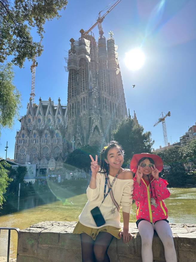 蔡宛儒透露，一家人到西班牙旅游，都是靠女儿处理住宿、餐厅及交通。（蔡宛儒提供）